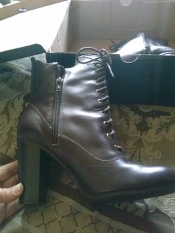 Brown boots used one time size 7 1/2