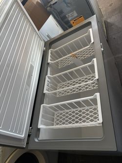 Deep Freezer 10.4cuft New Out Of Box