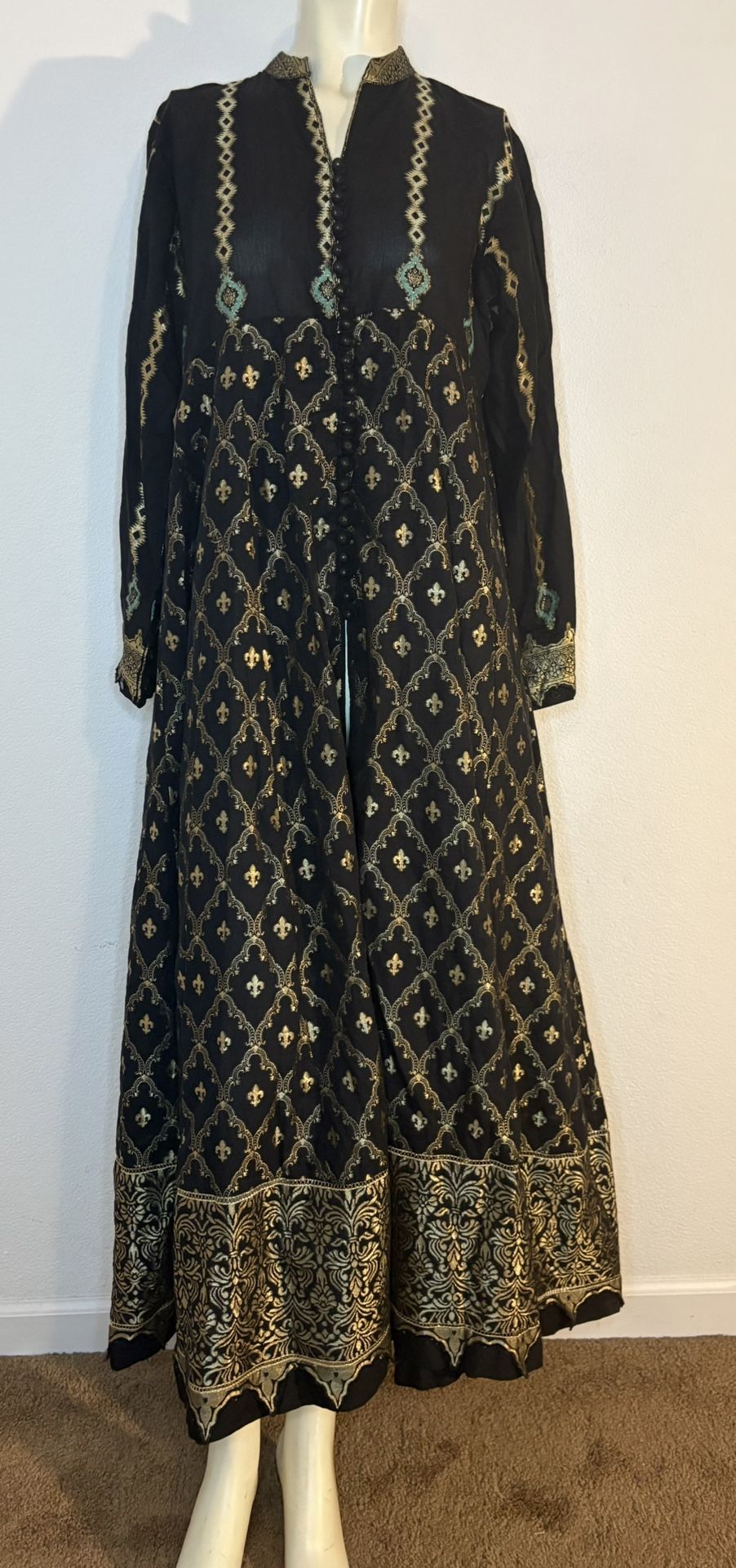 Pakistani And Indian Dress