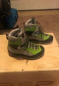 Climbing boots