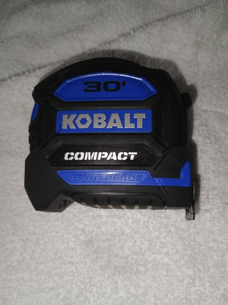 KOBALT COMPACT WIDE 30' TAPE MEASURE
