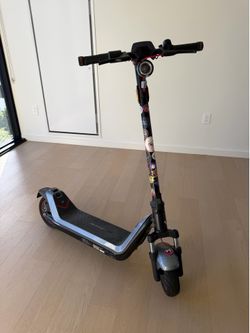 NIU KQi300x electric scooter