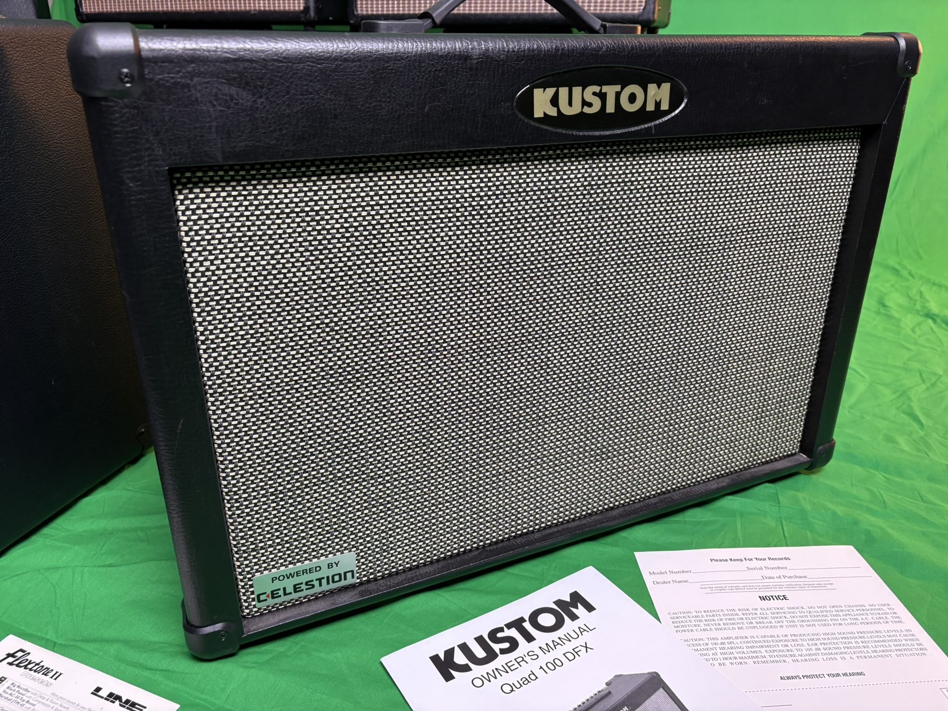 Kustom Quad 100 DFX 2x12" Guitar Amp w/footswitch
