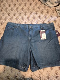 Woman shorts plus size