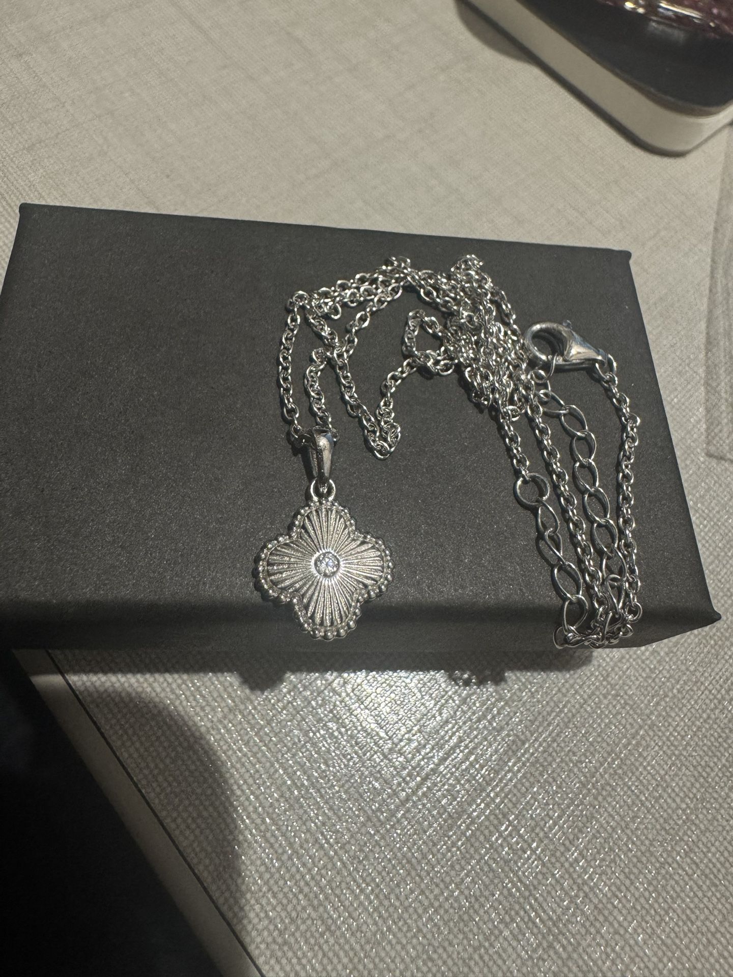 Clover Pendant With Necklace