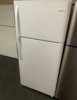 Frigidaire Top Freezer Refrigerator White