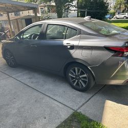 Nissan Versa 2021