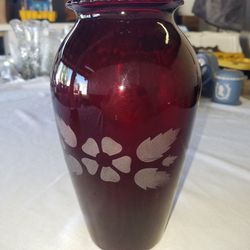 Ruby red vintage 1950's Anchor Hocking vase with etched flower and leaf design 9 inches tall A96Z096
