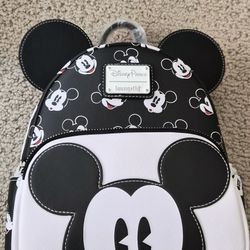 NWT Mickey Mouse Disney Loungefly