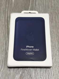 Apple iPhone FineWoven Wallet with MagSafe