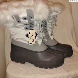 Woman's Winter Fur Boots Size 9