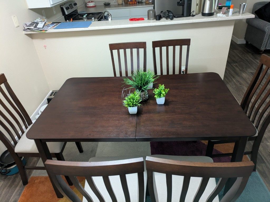 6 Seater Dining Table Set - Excellent Condition 