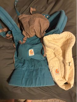 Ergo Baby Carrier with infant insert