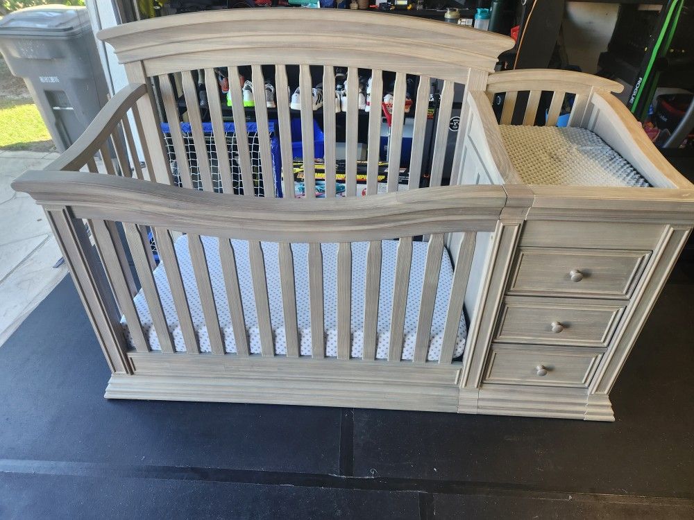Crib With Changing Table