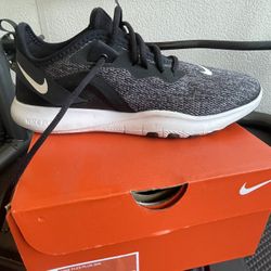 Nike Flex Plus - Youth 7