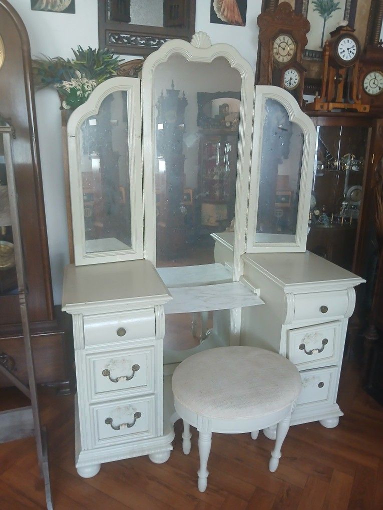 Trifold Mirror Vanity