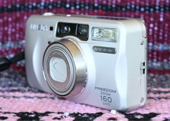 Vintage Minolta Freedom Zoom 160 Date 35 MM Film Camera
