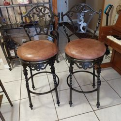 Bar Stools Set. Lether Cushing. Very. Strong. Super Good. Quality Heavy Duty.  Good Condition $30 Forthe Set
