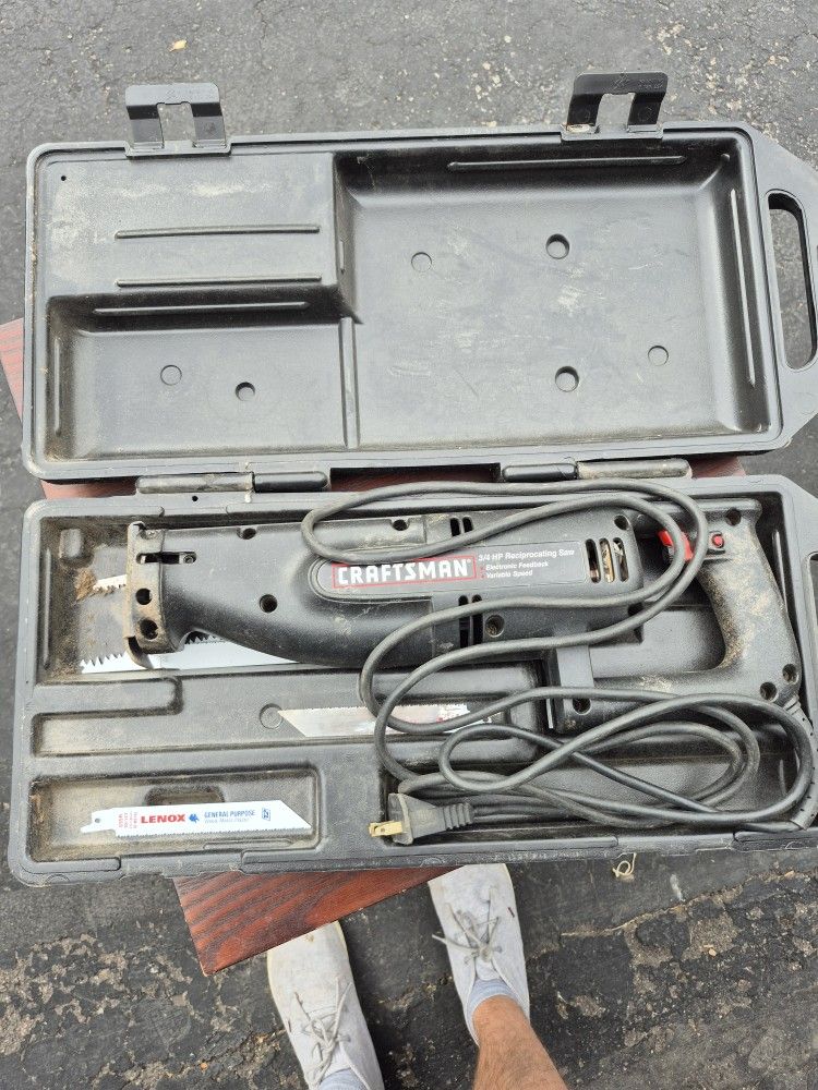 Craftsman Reciprocating Saw (extra Blades Included)