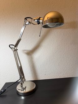 Desk lamp