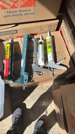 Caulking Guns 