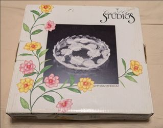 Brand new  beautiful real  crystal glass platter in box . ( never used ).
