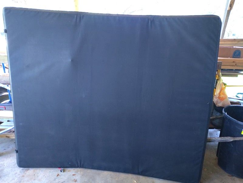 Brand New Tonnue Cover For Full Size Truck,,,, Never Used, Wifey Paid 535.00 But My Tool Boxes Won't Let It Fit,