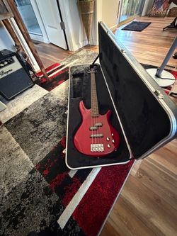 Ibanez Gsr 200 https://offerup.com/redirect/?o=YmFzZS5taW50 fender hard case