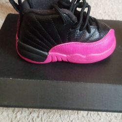 Jordans and Uggs sz5