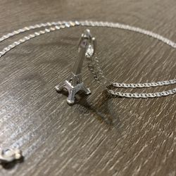 Silver Chain And Pendant