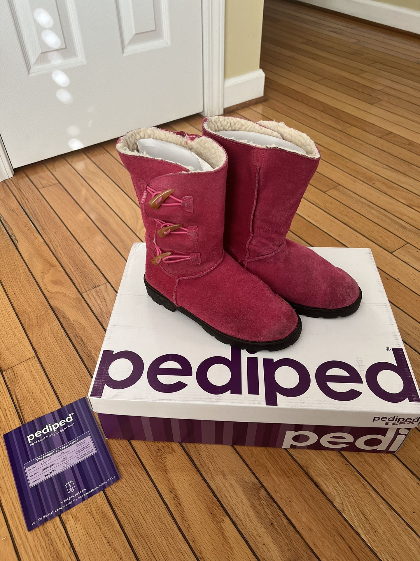 Girl Pink Boots pediped