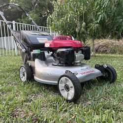 Honda Self Propelled Lawn Mower 