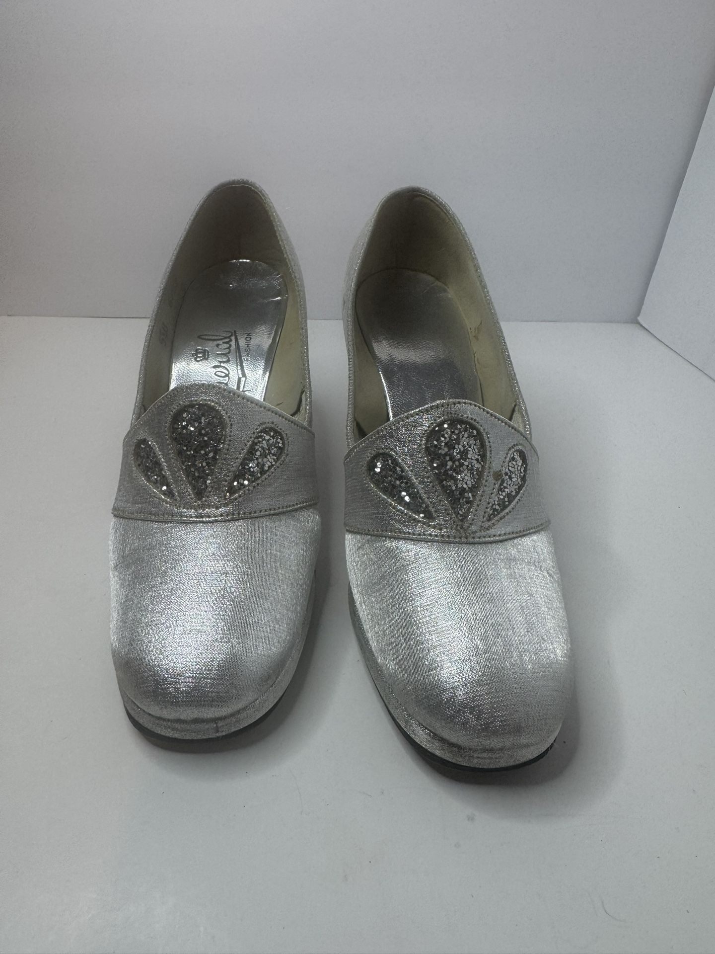 Vintage Imperial Silver Metallic Heels Women's Size 5.5B