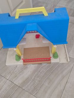 Little tykes doll house