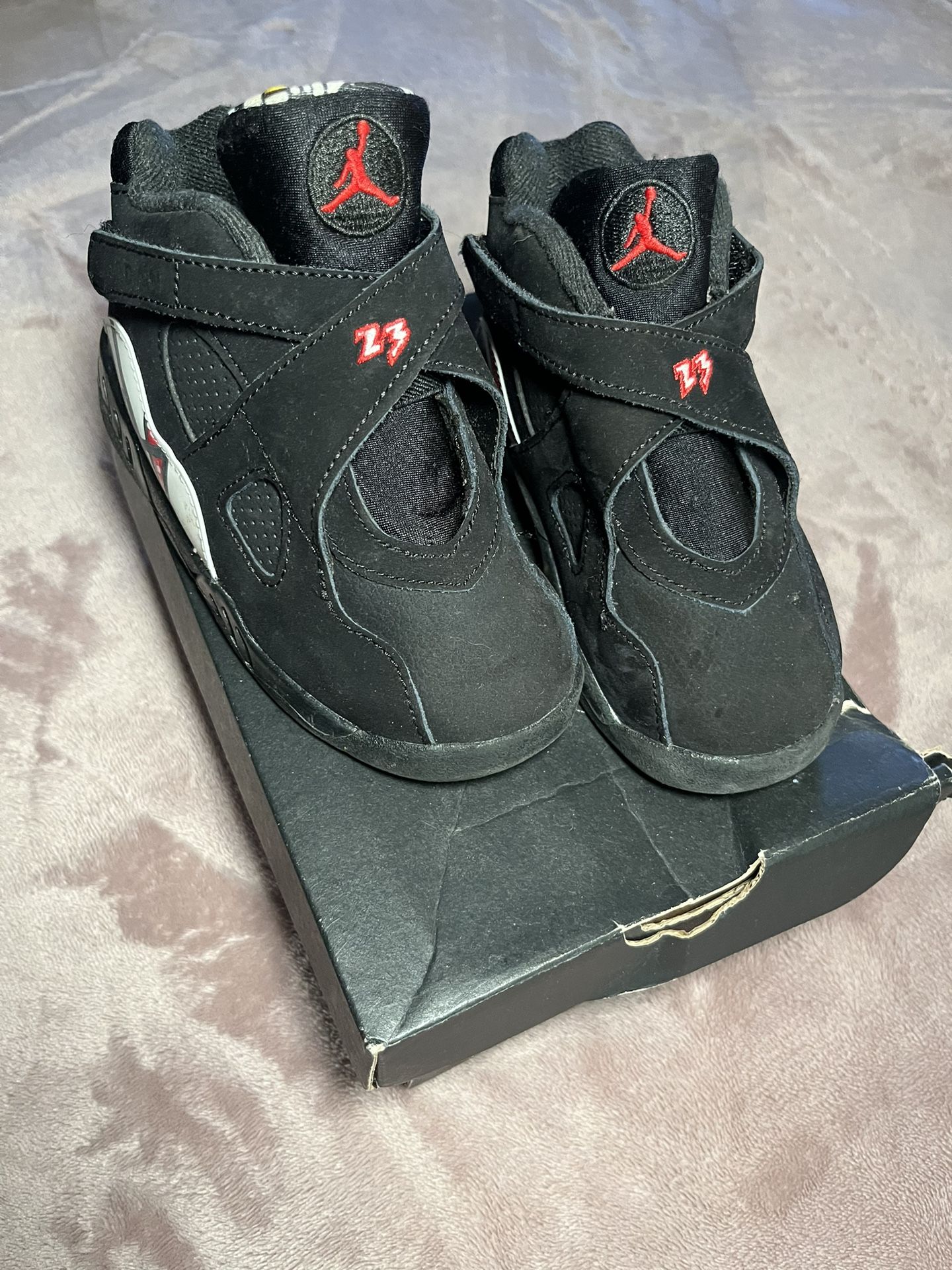 Play Off Jordan 8’s