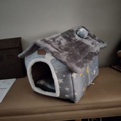 Dog House/Bed