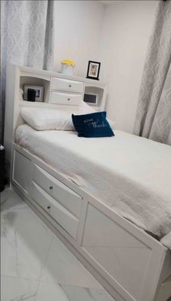 Queen bedroom  bed with Mattress