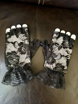 Black Lace Fingerless Gloves with Ruffle Cuff