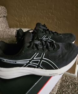 Shoes Size  8/5