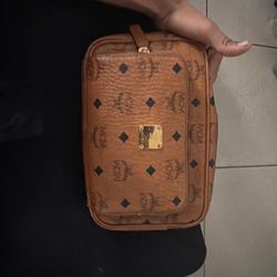 Aren Crossbody In Visetos (MCM)