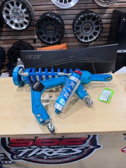 King Shocks Available Perfect for Tacoma,4Runner,Tundra,Silverado,Sierra, and More!!