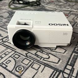 Nisoo M10 Projector