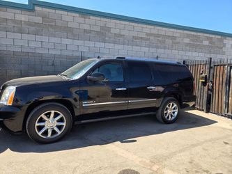 2013 GMC Yukon XL 4x2 Denali XL 4dr SUV