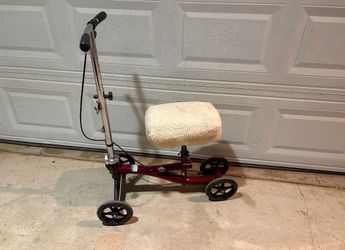 Knee scooter with cover