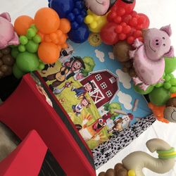 La Granja Se De Zenón Birthday Party Decoration 