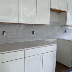 Tile Gray Gloss. Size 3x6 Subway. Total 16.5 Sf