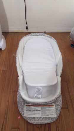 Portable baby changing table