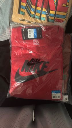 Red XXL Nike Set (Shirt & Shorts)