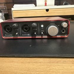 Scarlett 2i2 Focusrite 