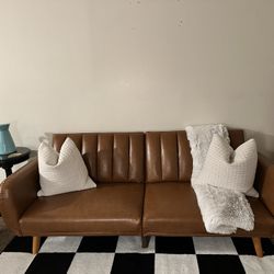 SELLING DUE TO MOVING